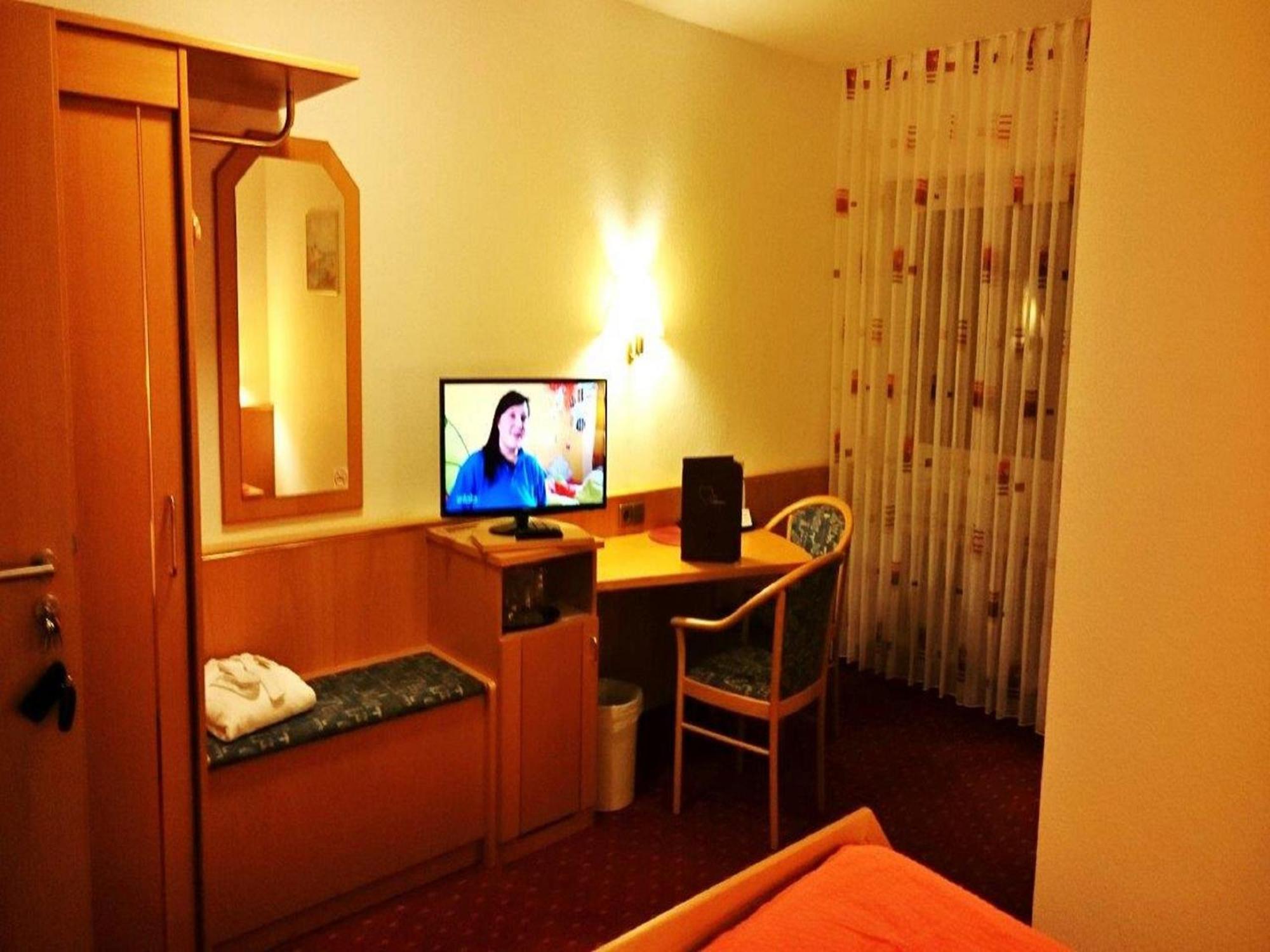 Hotel Goldbaechel Wachenheim an der Weinstraße المظهر الخارجي الصورة